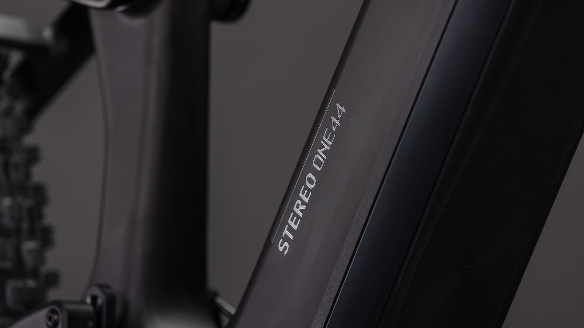 Cube Stereo Hybrid ONE44 HPC Race 800 blackline