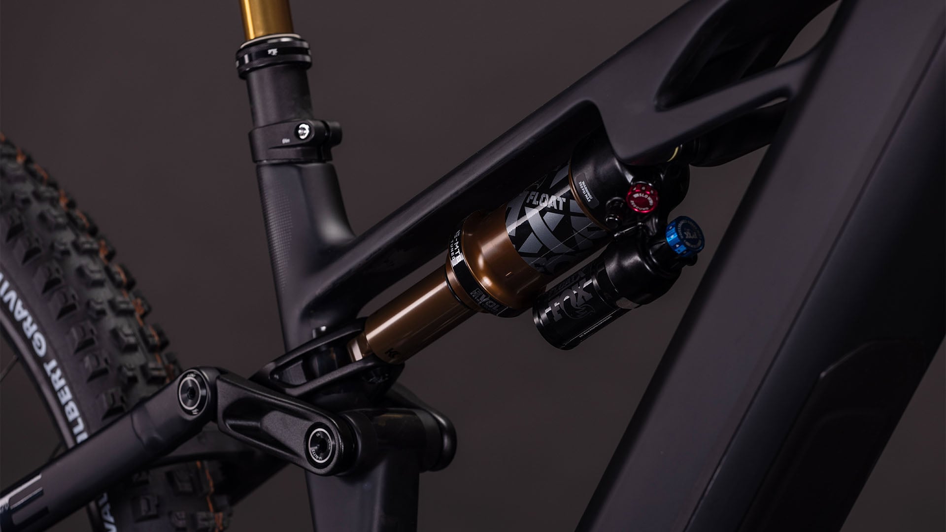 Cube Stereo Hybrid ONE44 HPC AT 800 carbon'n'gold