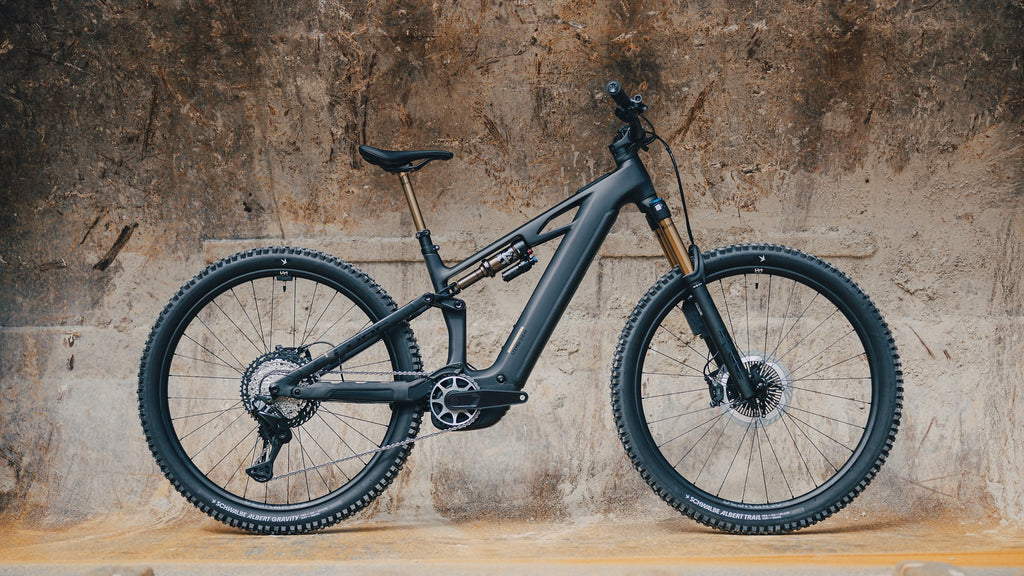 Cube Stereo Hybrid ONE44 HPC AT 800 carbon'n'gold
