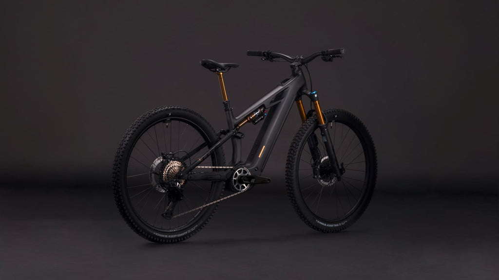 Cube Stereo Hybrid ONE44 HPC AT 800 carbon'n'gold