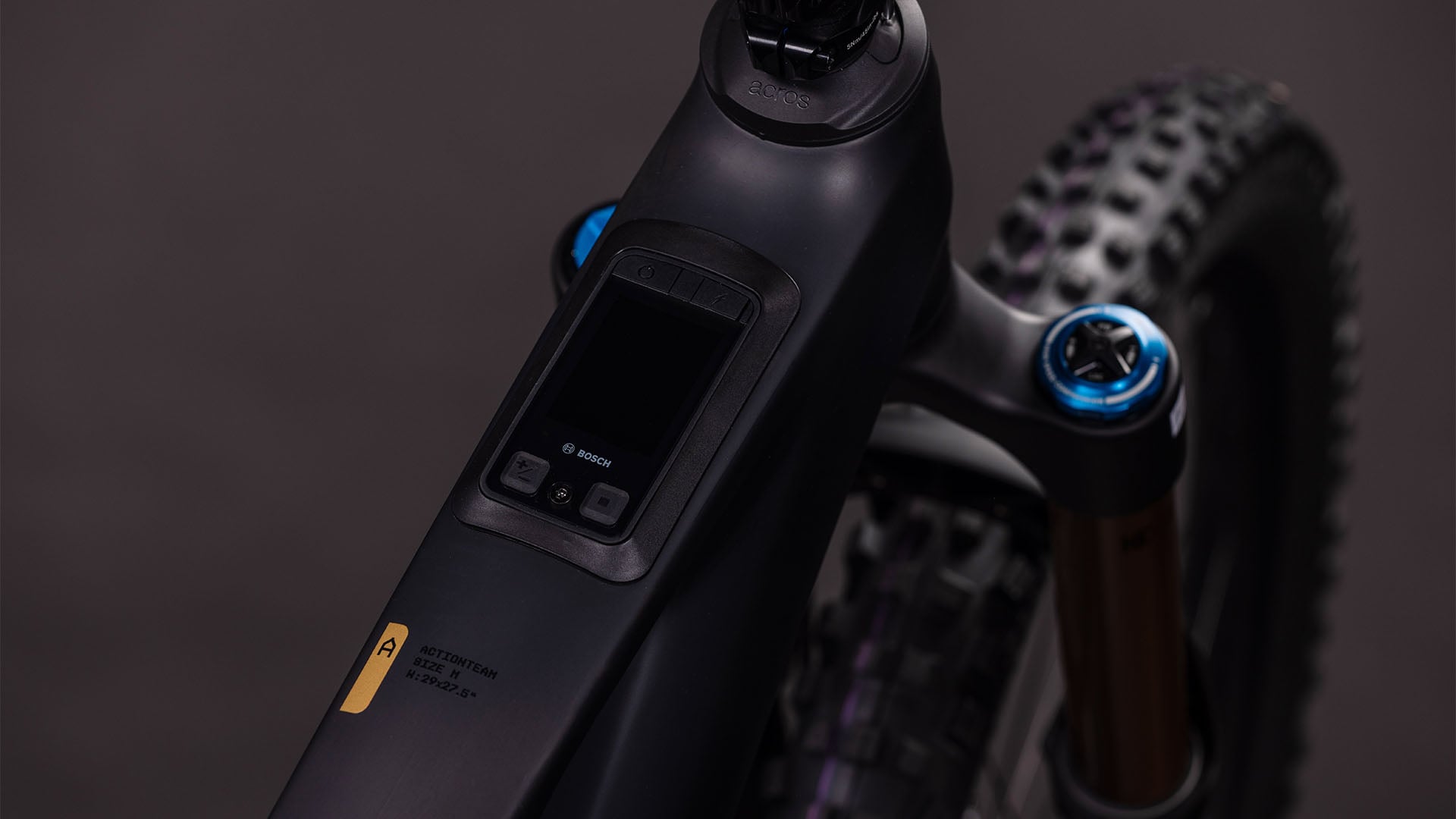 Cube AMS Hybrid 177 C:62 AT 600X carbon'n'gold