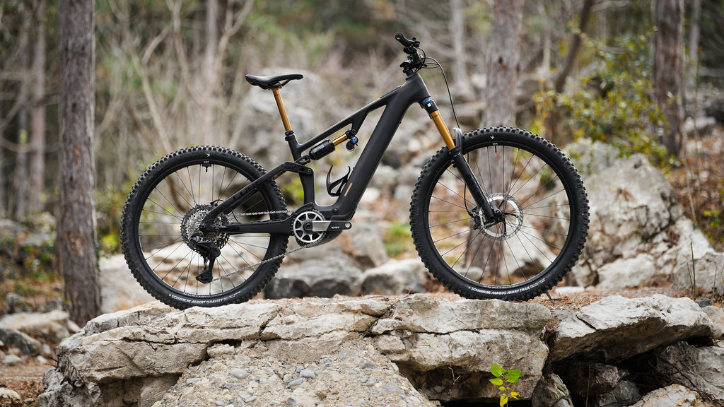 Cube AMS Hybrid 177 C:62 AT 600X carbon'n'gold