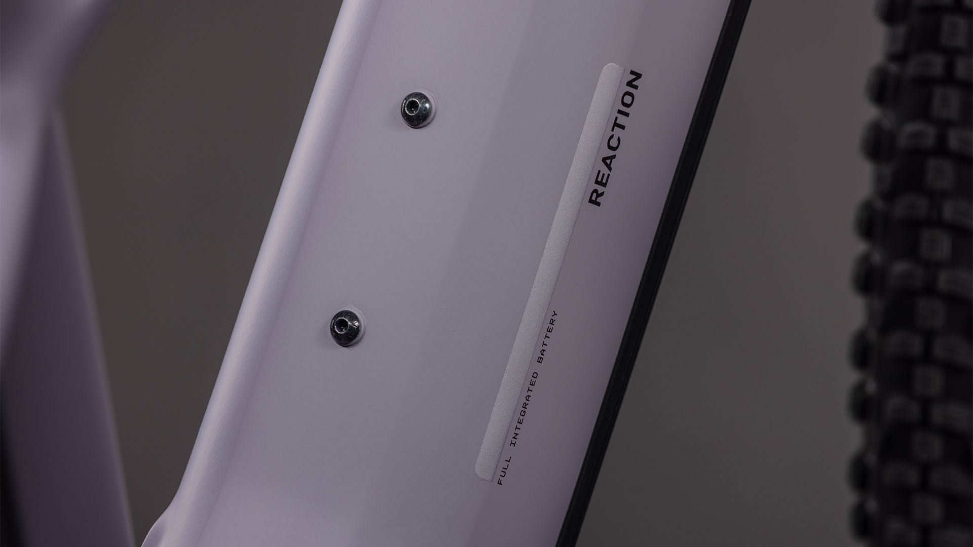 Cube Reaction Hybrid Performance 600 plumgrey'n'black