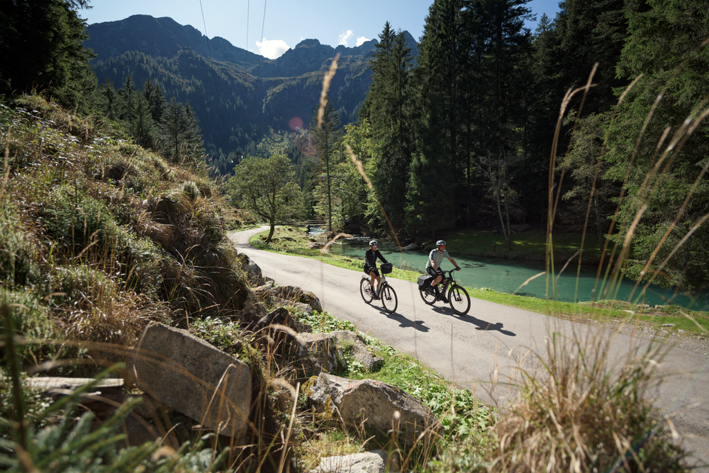 Cube Kathmandu Hybrid Comfort SLX 800 solareclipse'n'gold