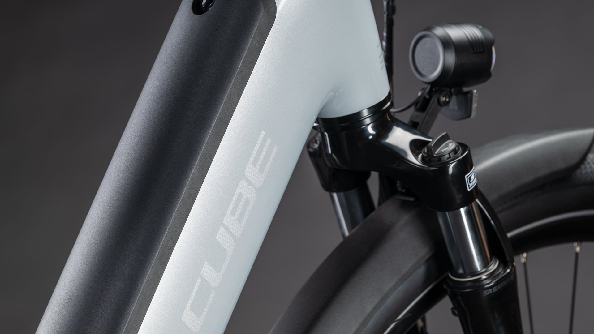 Cube Supreme Hybrid Comfort ONE 600 foggrey'n'reflex