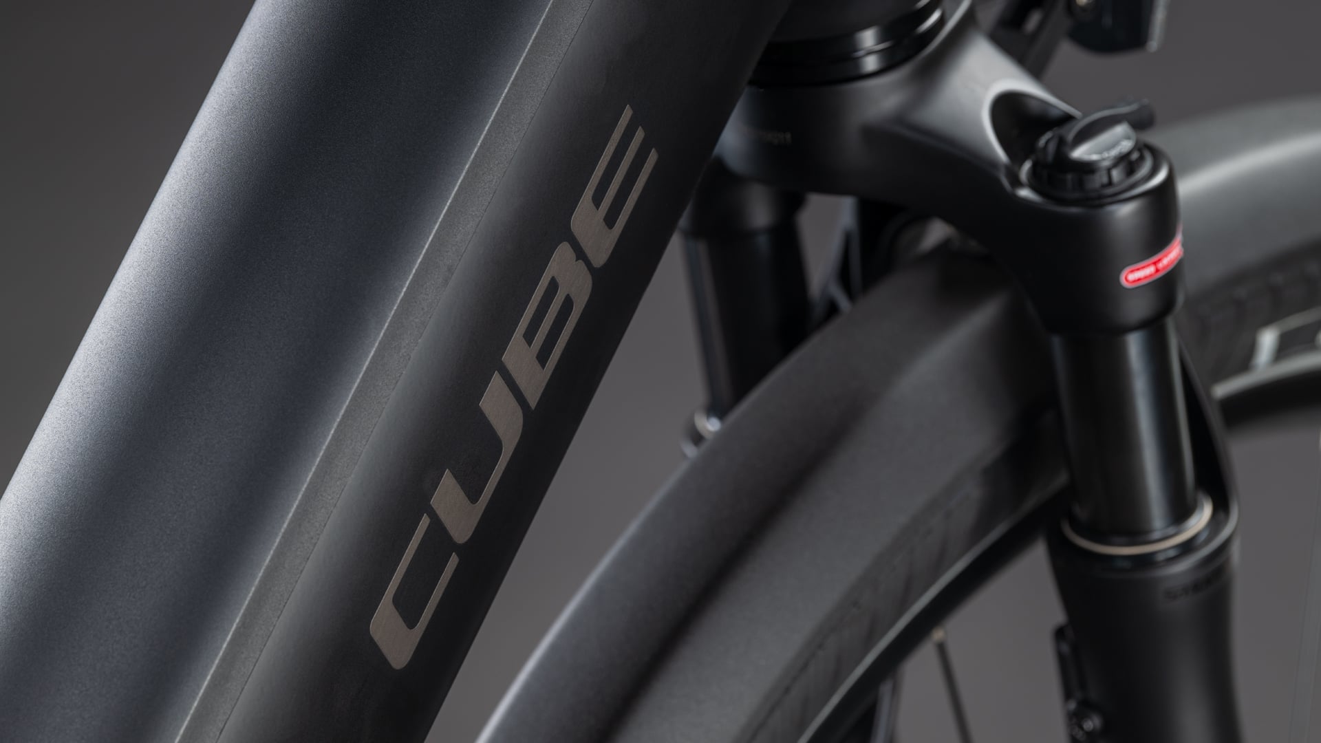 Cube Supreme RT Hybrid Deluxe EX 600 black'n'chrome
