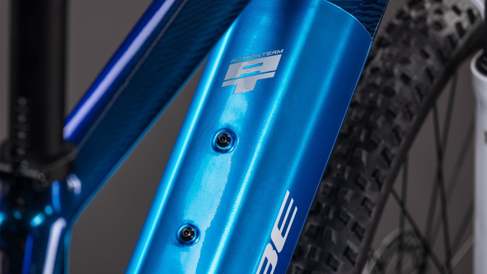 Cube Acid 240 Hybrid Rookie Pro 400X actionteam