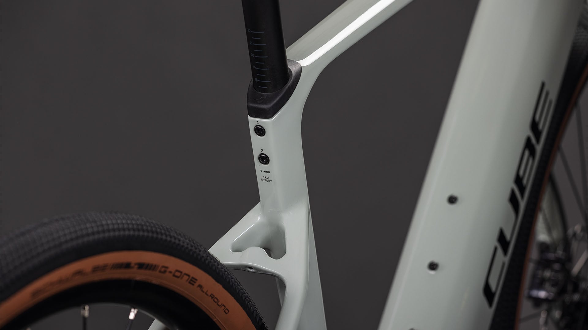 Cube Nuroad Hybrid C:62 Race 400X reedbeige'n'black