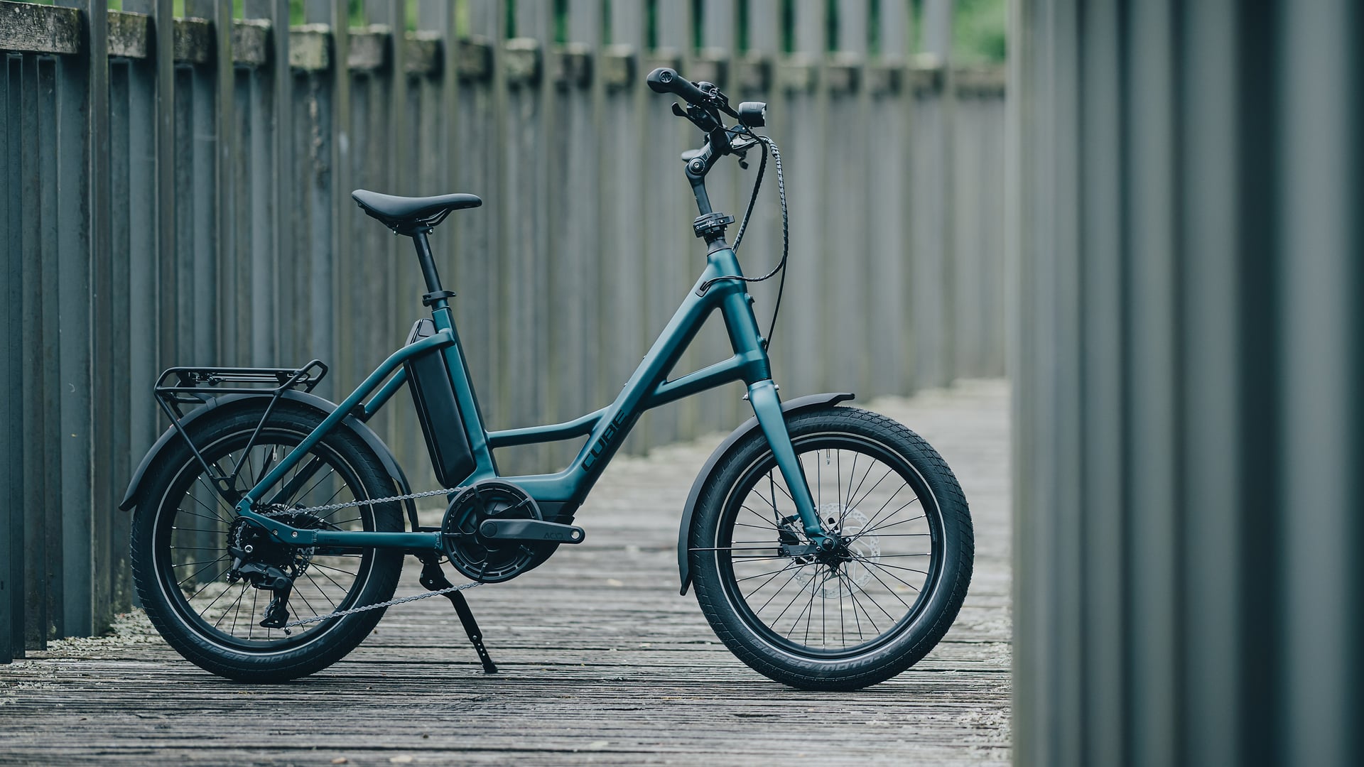 Cube Compact Hybrid 545 royalgreen'n'black