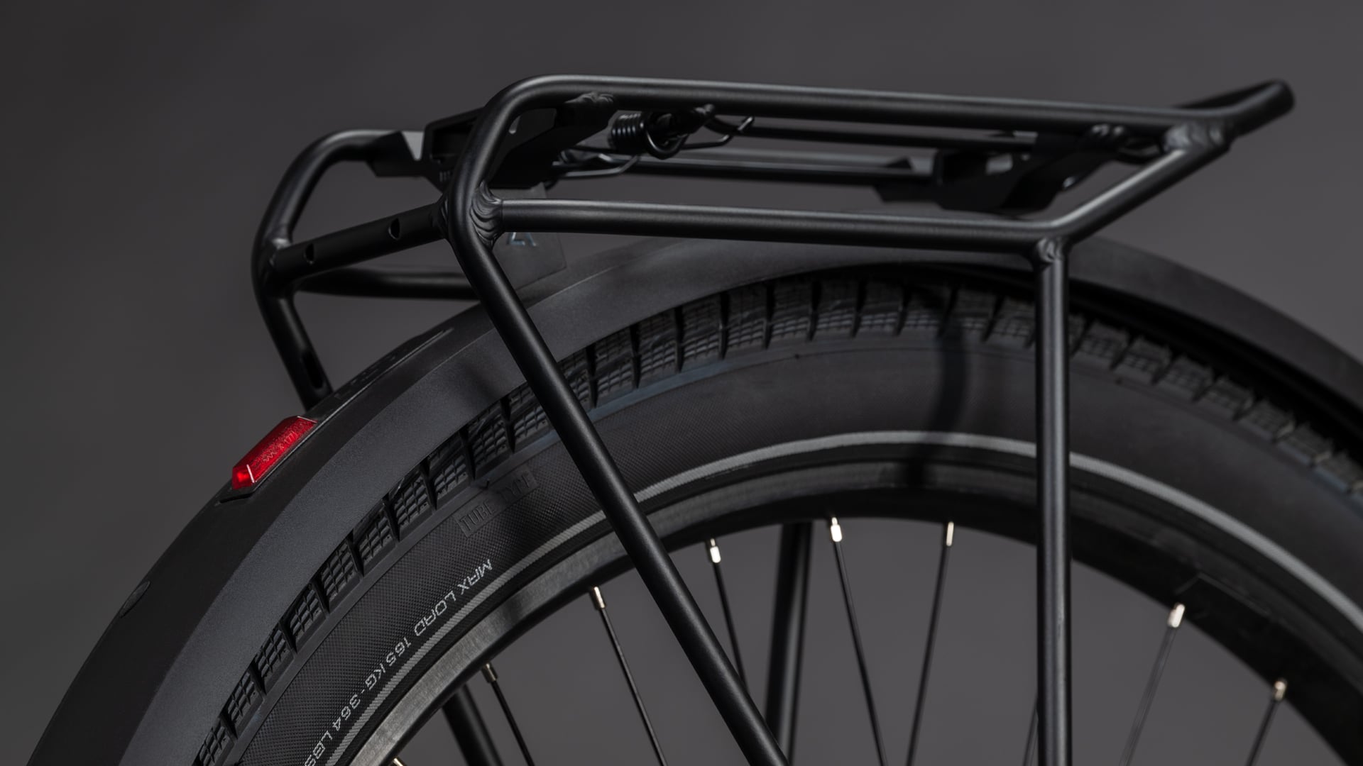 Cube Cargo Hybrid 800 pea'n'reflex