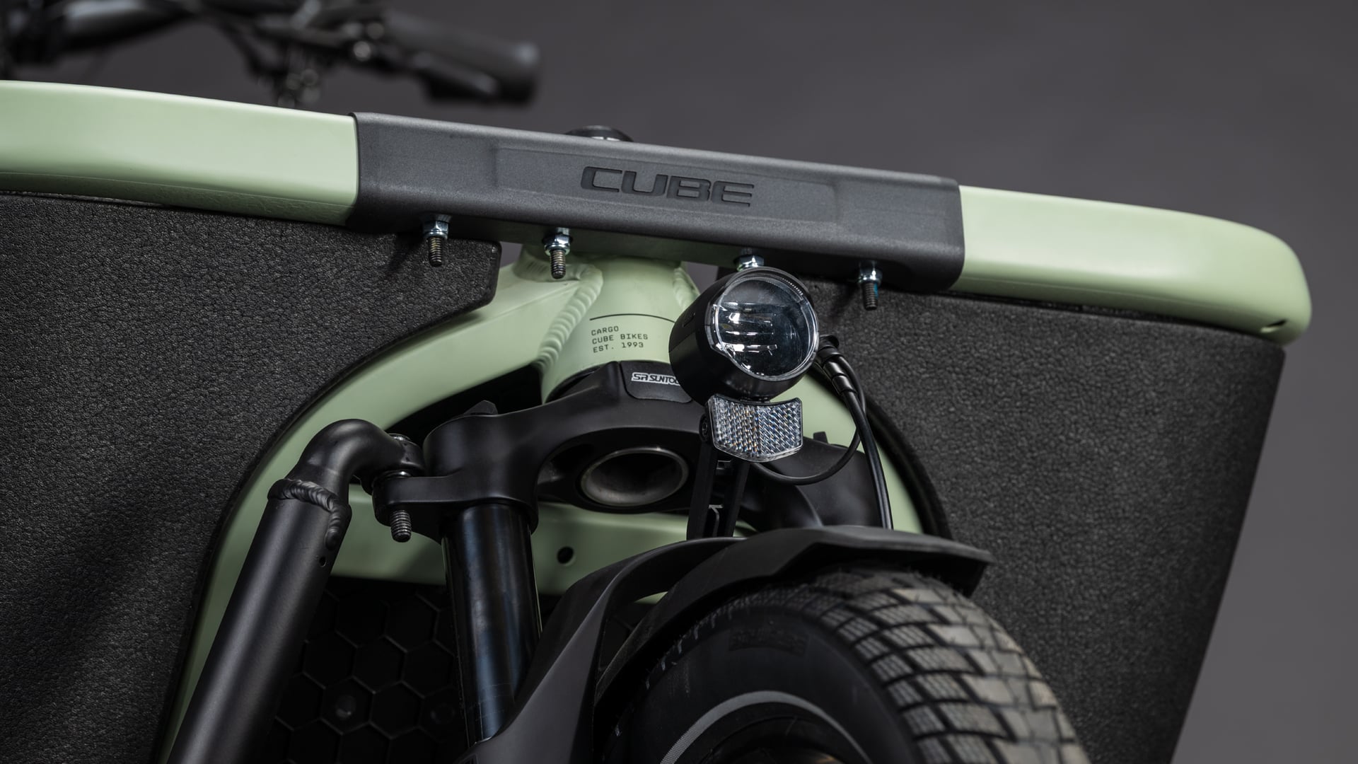 Cube Cargo Hybrid 800 pea'n'reflex