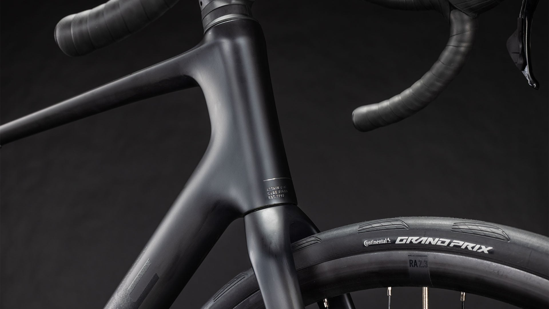 Cube Attain C:62 Race blackline