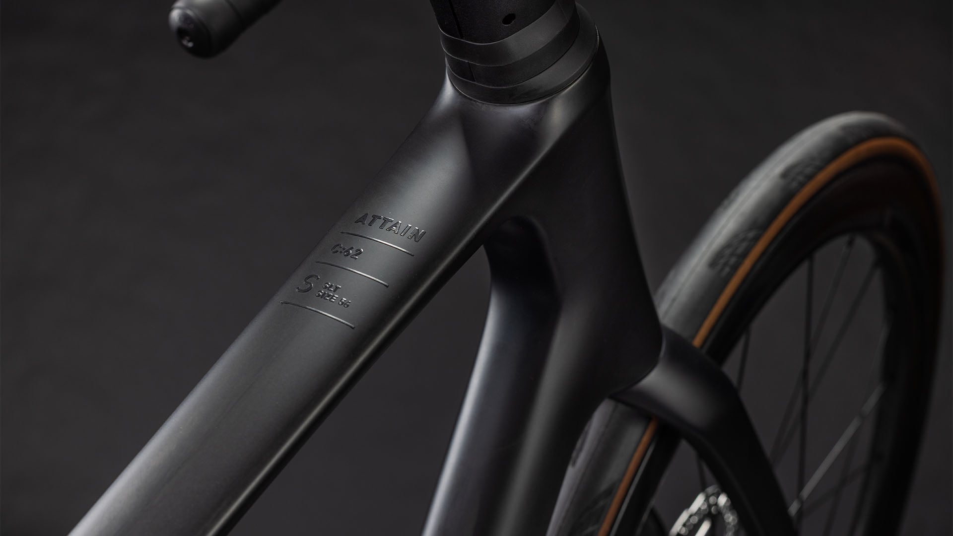 Cube Attain C:62 SLT carbon'n'coalchrome
