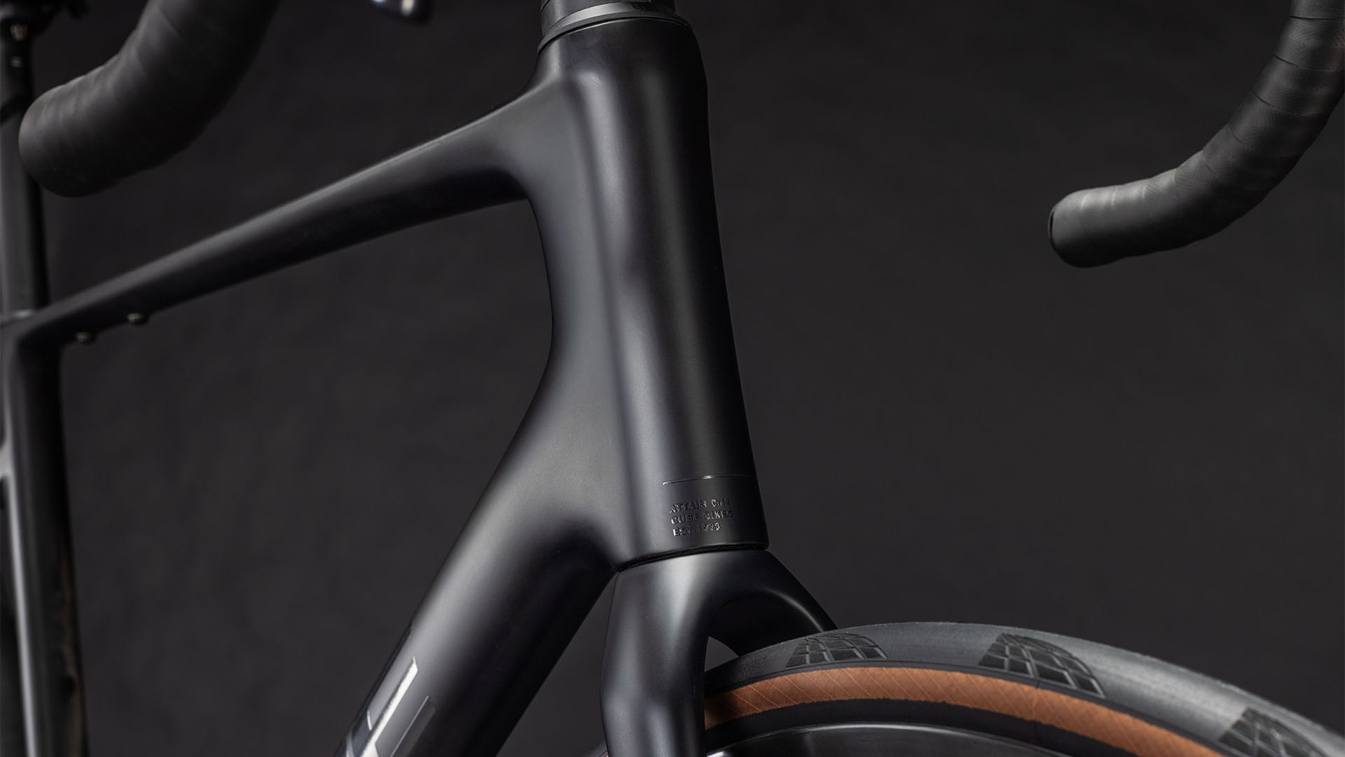 Cube Attain C:62 SLT carbon'n'coalchrome