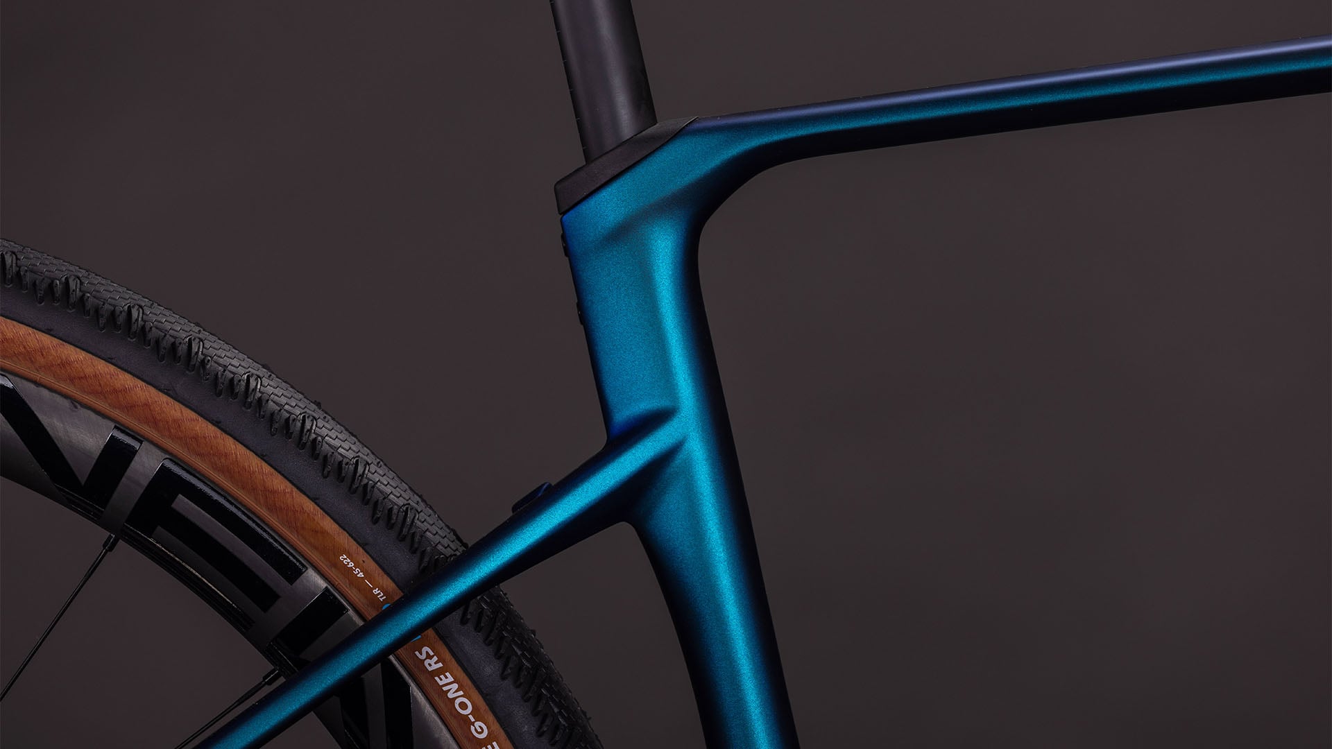 Cube Nuroad C:62 Race nebula'n'blue