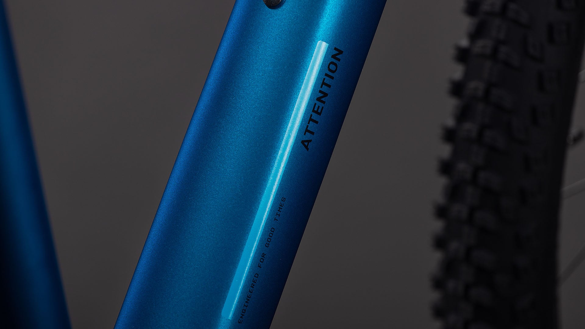 Cube Attention Pro electricblue'n'blue