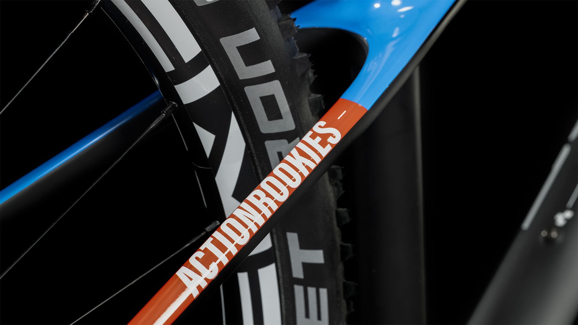 Cube Elite 240 C:62 Pro carbon'n'blue'n'red
