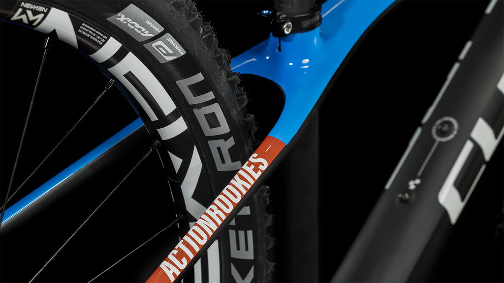 Cube Elite 240 C:62 SLX carbon'n'blue'n'red