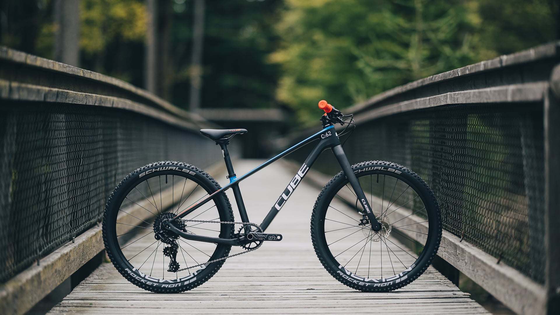 Cube Elite 240 C:62 SLX carbon'n'blue'n'red