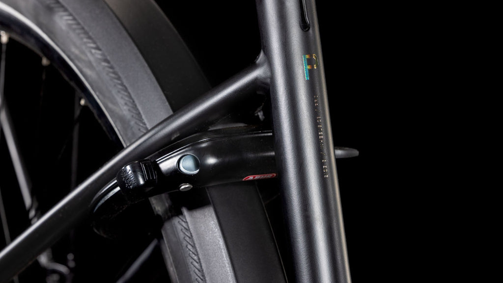 Cube Supreme Hybrid Pro 625 black'n'spectral